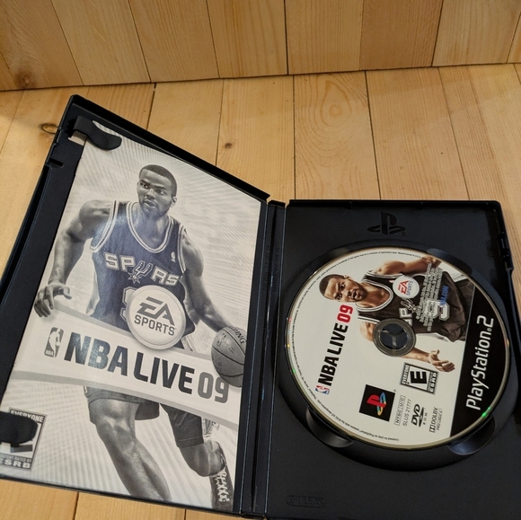NBA Live 09 for PlayStation 2 - Used - Picture 4 of 7